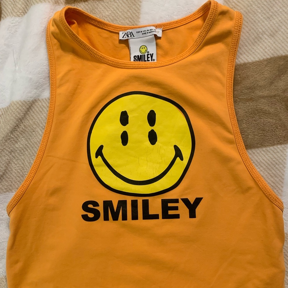 Zara smiley collection crop top. Size Medium